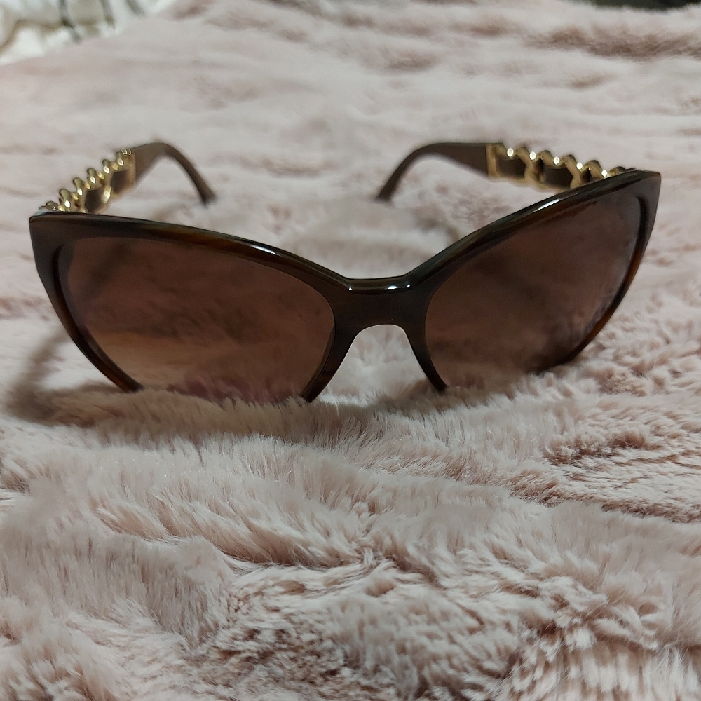 Chic Brown Sunglasses
